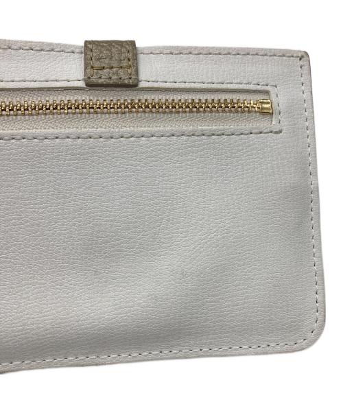 A.D.M.J.（エーディーエムジェイ）A.D.M.J. (エーディーエムジェイ) EAR (イア) クロコ型押しレザー フラット財布 グレーの古着・服飾アイテム