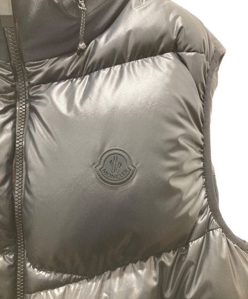 MONCLER（モンクレール）MONCLER (モンクレール) ロゴ ラバーワッペン ダウンベスト ブラック サイズ:2の古着・服飾アイテム
