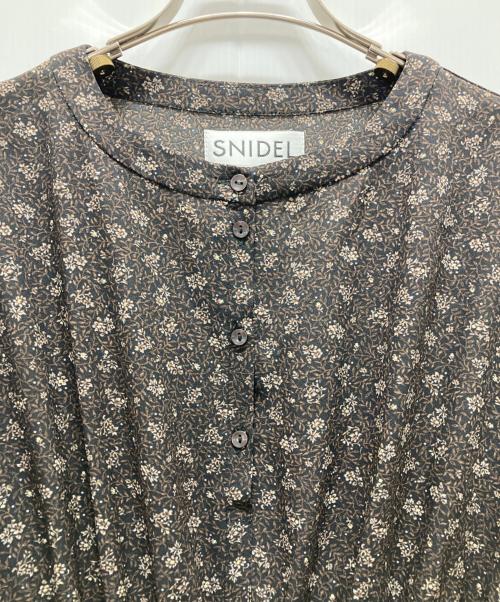 Snidel（スナイデル）Snidel (スナイデル) 総柄ワンピース ブラウン サイズ:FREEの古着・服飾アイテム