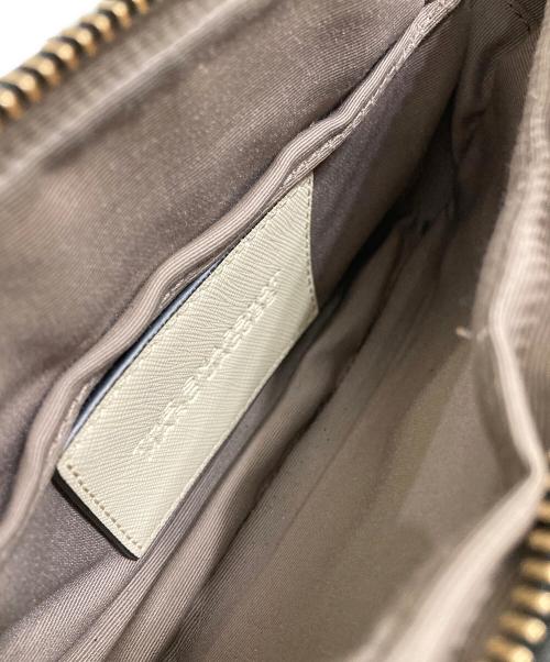 MARC JACOBS（マークジェイコブズ）MARC JACOBS (マーク ジェイコブス) The snap shot アイボリーの古着・服飾アイテム
