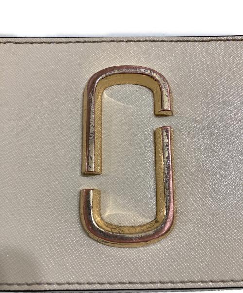 MARC JACOBS（マークジェイコブズ）MARC JACOBS (マーク ジェイコブス) The snap shot アイボリーの古着・服飾アイテム