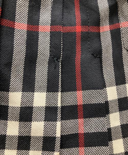 BURBERRY BLUE LABEL（バーバリーロンドンブルーレーベル）BURBERRY BLUE LABEL (バーバリーロンドンブルーレーベル) ミニスカート ブラック サイズ:38の古着・服飾アイテム