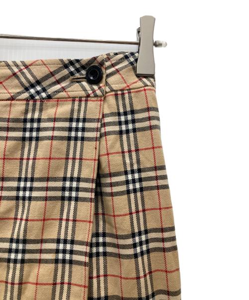 BURBERRY BLUE LABEL（バーバリーロンドンブルーレーベル）BURBERRY BLUE LABEL (バーバリーロンドンブルーレーベル) ミニスカート ベージュ サイズ:36の古着・服飾アイテム