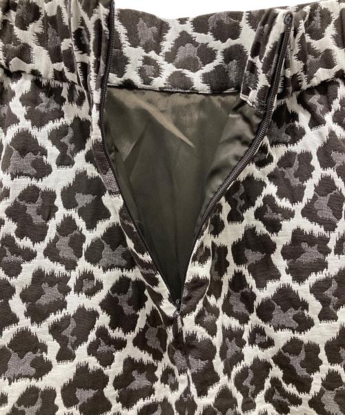 Mila Owen（ミラオーウェン）Mila Owen (ミラオーウェン) レオパードジャガードサーキュラースカート ブラウン×アイボリーの古着・服飾アイテム