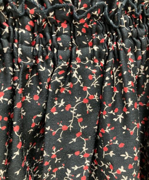 JOURNEE EN ROSE（ジュルネアンローズ）JOURNEE EN ROSE (ジュルネアンローズ) 総柄ワンピース ブラック サイズ:不明の古着・服飾アイテム