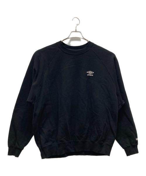 PUBLUX（パブリュクス）PUBLUX (パブリュクス) UMBRO (アンブロ) 別注ワンポイントロコ刺繍ラグランスウェット ブラック サイズ:Lの古着・服飾アイテム