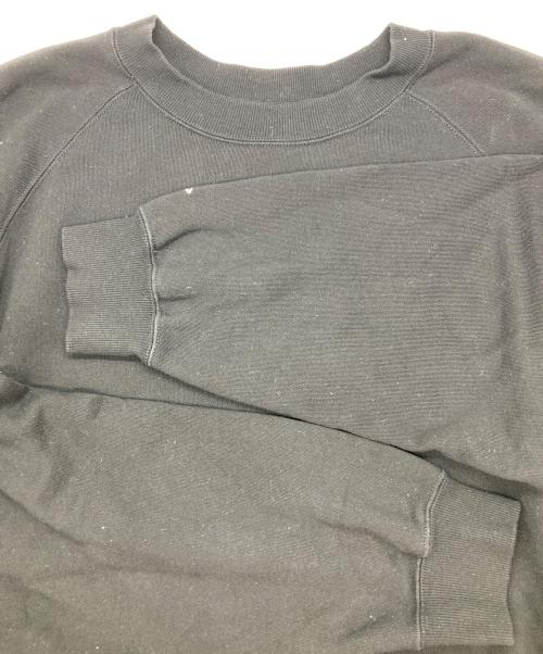 PUBLUX（パブリュクス）PUBLUX (パブリュクス) UMBRO (アンブロ) 別注ワンポイントロコ刺繍ラグランスウェット ブラック サイズ:Lの古着・服飾アイテム