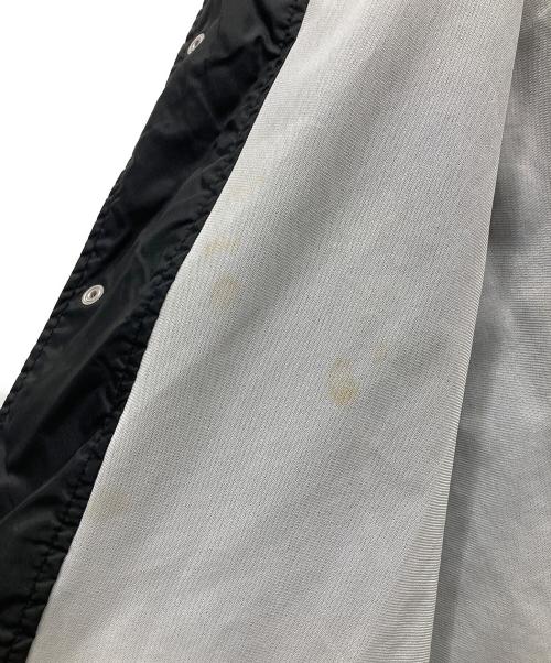 UNDERCOVER（アンダーカバー）UNDERCOVER (アンダーカバー) MAD STORE バックプリントコーチジャケット ブラック サイズ:Lの古着・服飾アイテム