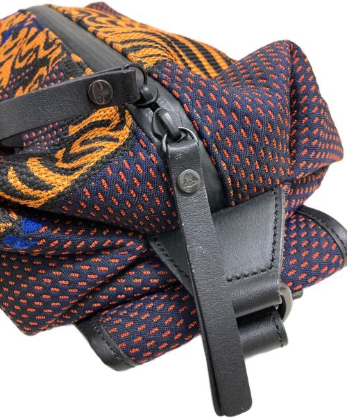 Vivienne Westwood（ヴィヴィアンウエストウッド）Vivienne Westwood (ヴィヴィアンウエストウッド) ファイティングタイガーボディバッグ ネイビー×オレンジの古着・服飾アイテム