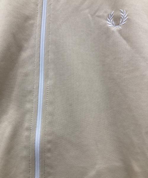 FRED PERRY（フレッドペリー）FRED PERRY (フレッドペリー) トラックジャケット ベージュ サイズ:Mの古着・服飾アイテム