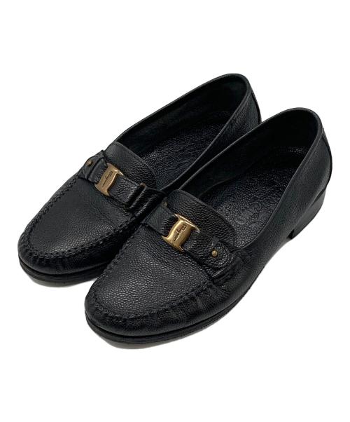 Salvatore Ferragamo（サルヴァトーレ フェラガモ）Salvatore Ferragamo (サルヴァトーレ フェラガモ) ヴァラリボンローファー ブラック サイズ:6の古着・服飾アイテム