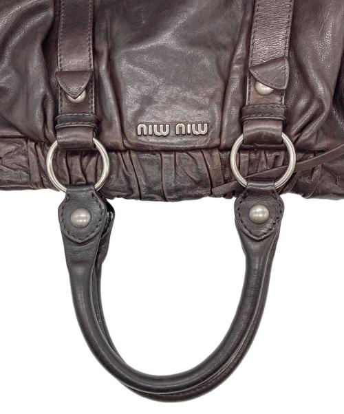 MIU MIU（ミュウミュウ）MIU MIU (ミュウミュウ) 2WAYレザーバッグ ブラウンの古着・服飾アイテム