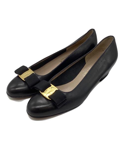 Salvatore Ferragamo（サルヴァトーレ フェラガモ）Salvatore Ferragamo (サルヴァトーレ フェラガモ) ヴァラリボンパンプス ブラック サイズ:6の古着・服飾アイテム