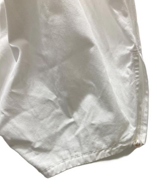 CADUNE（カデュネ）CADUNE (カデュネ) パール釦シャツブラウス ホワイト サイズ:36の古着・服飾アイテム