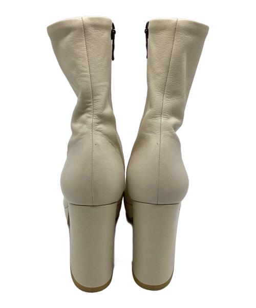 DIANA（ダイアナ）DIANA (ダイアナ) レザースクエアトゥ ショートブーツ アイボリー サイズ:23 1/2の古着・服飾アイテム