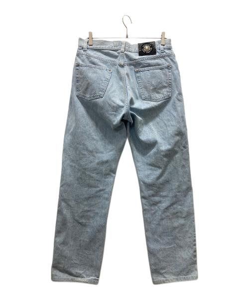 VERSACE JEANS SIGNATURE（ヴェルサーチジーンズシグネチャー）VERSACE JEANS SIGNATURE (ヴェルサーチジーンズシグネチャー) メデューサパッチ デニムパンツ インディゴ サイズ:33の古着・服飾アイテム