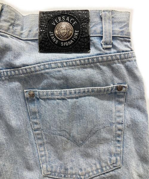 VERSACE JEANS SIGNATURE（ヴェルサーチジーンズシグネチャー）VERSACE JEANS SIGNATURE (ヴェルサーチジーンズシグネチャー) メデューサパッチ デニムパンツ インディゴ サイズ:33の古着・服飾アイテム