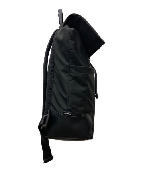 COLE HAAN（コールハーン）COLE HAAN (コールハーン) ナイロン フラップ バックパック ブラックの古着・服飾アイテム