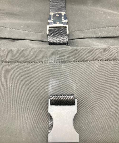 COLE HAAN（コールハーン）COLE HAAN (コールハーン) ナイロン フラップ バックパック ブラックの古着・服飾アイテム