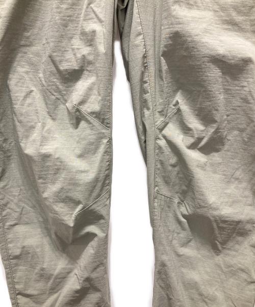 NIKE（ナイキ）NIKE (ナイキ) ナイロンパンツ カーキ サイズ:Lの古着・服飾アイテム