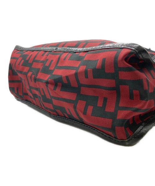 FENDI（フェンディ）FENDI (フェンディ) ズッカ柄ナイロン ショルダーバッグ レッド×ブラックの古着・服飾アイテム