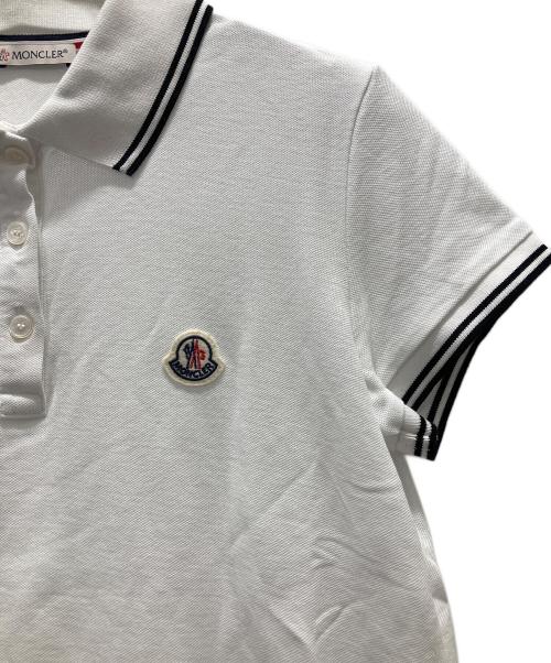 MONCLER（モンクレール）MONCLER (モンクレール) ラインデザインワッペンポロシャツ ホワイト サイズ:Sの古着・服飾アイテム