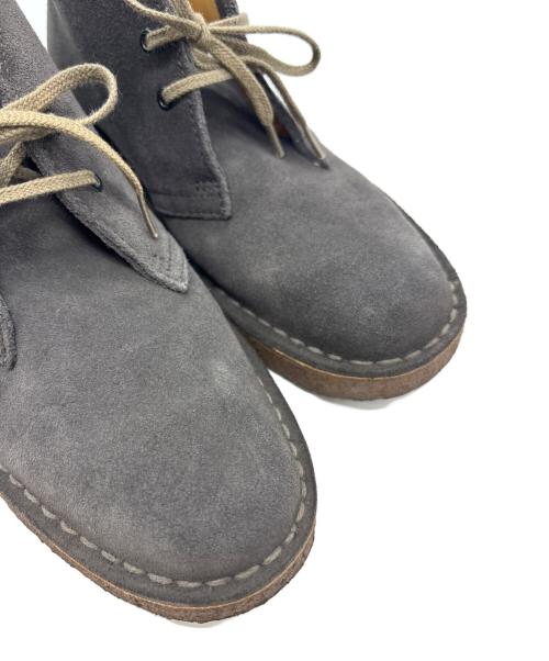 CLARKS（クラークス）CLARKS (クラークス) デザートブーツ グレー サイズ:US7 １/2の古着・服飾アイテム