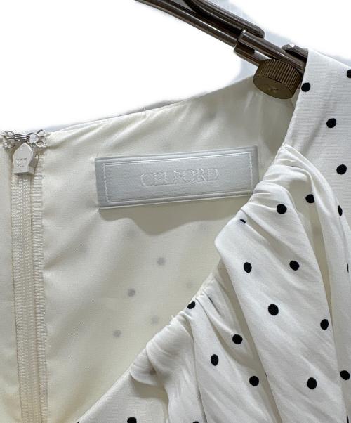 CELFORD（セルフォード）CELFORD (セルフォード) カットアウト割線ワンピース ホワイト サイズ:36の古着・服飾アイテム