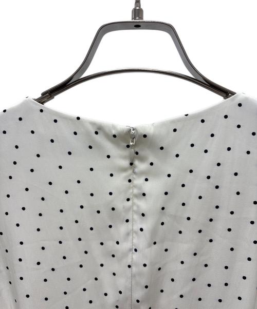 CELFORD（セルフォード）CELFORD (セルフォード) カットアウト割線ワンピース ホワイト サイズ:36の古着・服飾アイテム