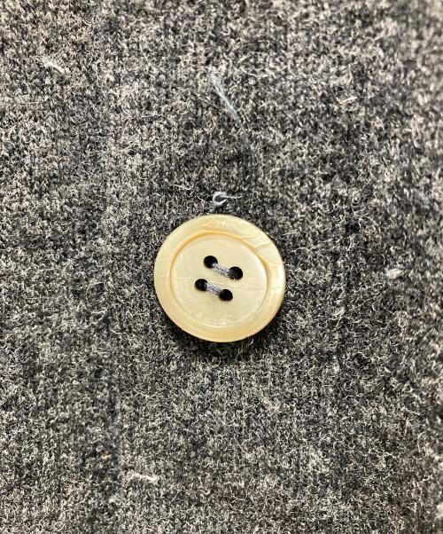 COMME des GARCONS HOMME（コムデギャルソン オム）COMME des GARCONS HOMME (コムデギャルソン オム) デカタグ ニットベスト グレー サイズ:サイズ表記無しの古着・服飾アイテム