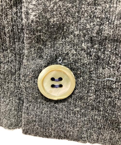 COMME des GARCONS HOMME（コムデギャルソン オム）COMME des GARCONS HOMME (コムデギャルソン オム) デカタグ ニットベスト グレー サイズ:サイズ表記無しの古着・服飾アイテム