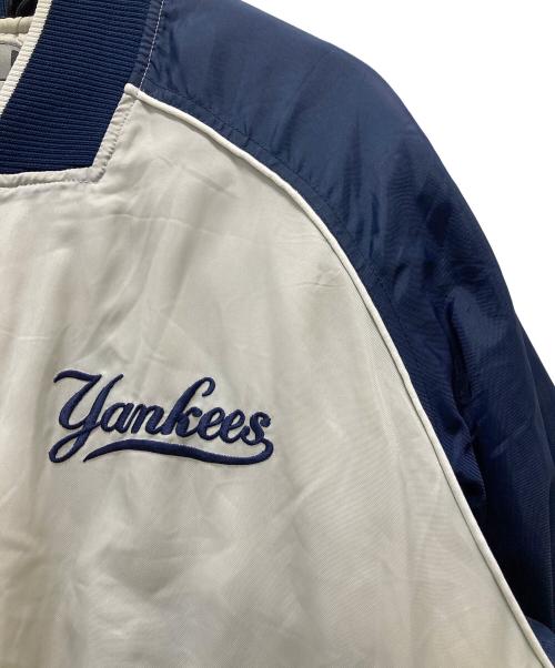 NIKE（ナイキ）NIKE (ナイキ) ヤンキースバックロゴ スタジャン グレー サイズ:Mの古着・服飾アイテム