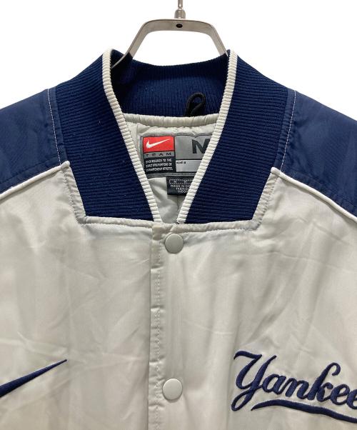 NIKE（ナイキ）NIKE (ナイキ) ヤンキースバックロゴ スタジャン グレー サイズ:Mの古着・服飾アイテム