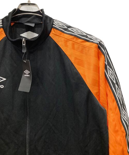 UMBRO（アンブロ）UMBRO (アンブロ) ロゴプリント袖トラックジャケット ブラック サイズ:XOの古着・服飾アイテム