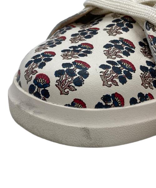 TORY BURCH（トリーバーチ）TORY BURCH (トリーバーチ) 総柄ローカットスニーカー ホワイト サイズ:25.5の古着・服飾アイテム