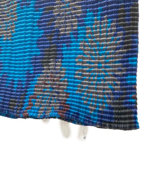 ISSEY MIYAKE FETE（イッセイミヤケフェット）ISSEY MIYAKE FETE (イッセイミヤケフェット) プリーツブラウス ブルー サイズ:不明の古着・服飾アイテム