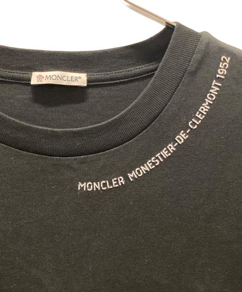 MONCLER（モンクレール）MONCLER (モンクレール) ネックロゴレタリングロゴワッペンTシャツ ブラック サイズ:Lの古着・服飾アイテム