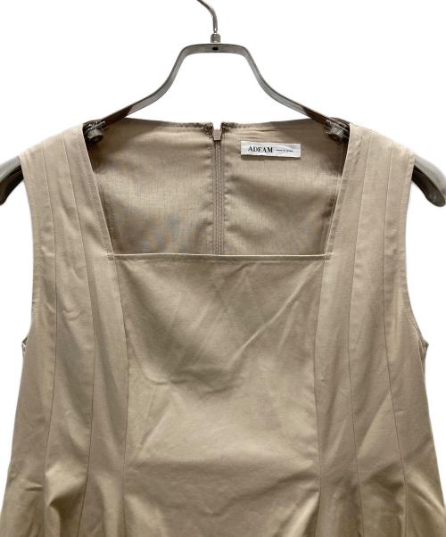 ADEAM（アディアム）ADEAM (アディアム) ノースリーブワンピース ベージュの古着・服飾アイテム