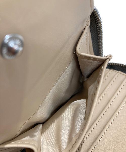GUESS（ゲス）GUESS (ゲス) 財布 シルバーの古着・服飾アイテム