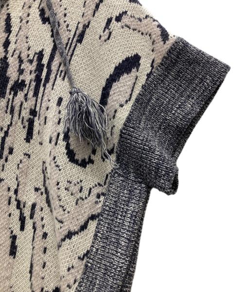 BAUM UND PFERDGARTEN（バウムウンドヘルガーデン）BAUM UND PFERDGARTEN (バウムウンドヘルガーデン) 総柄ニットベスト グレー サイズ:Mの古着・服飾アイテム