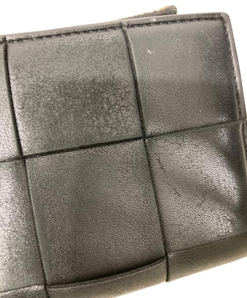 BOTTEGA VENETA（ボッテガベネタ）BOTTEGA VENETA (ボッテガベネタ) カセット/マキシイントレチャート 二つ折り財布 ブラックの古着・服飾アイテム
