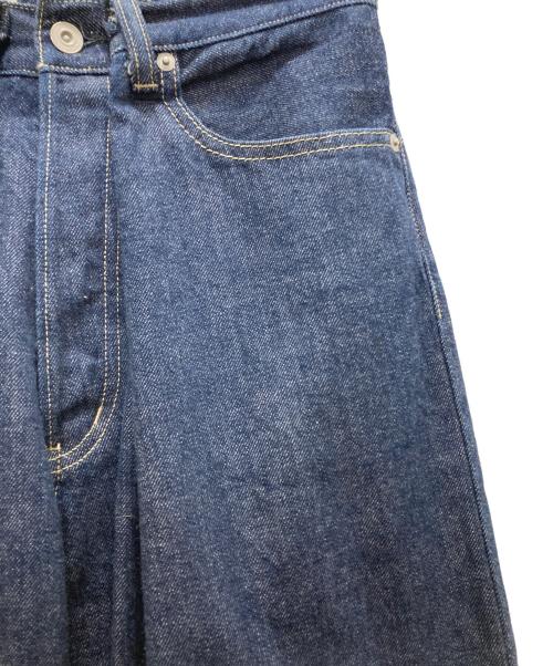 KURO（クロ）KURO (クロ) CROSS WIDE DENIM PANTS タックデニムパンツ ネイビー サイズ:2の古着・服飾アイテム