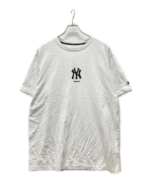 F.C.R.B.（エフシーレアルブリストル）F.C.R.B. (エフシーレアルブリストル) MLB TOUR B&W TEAM TEE ホワイト サイズ:XLの古着・服飾アイテム