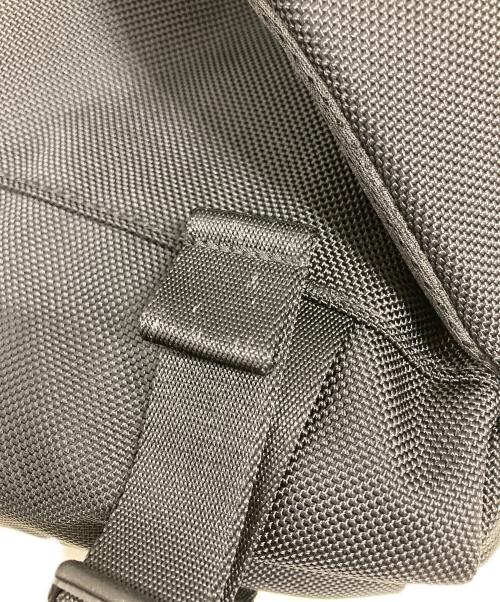 AER（エアー）Aer (エアー) TRAVEL SLINGメッセンジャーバッグ ブラックの古着・服飾アイテム