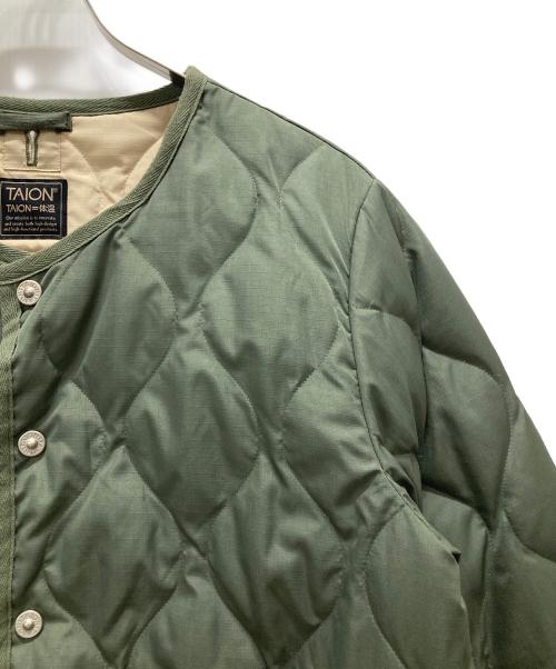 TAION（タイオン）TAION (タイオン) ミリタリー クルーネック ダウンジャケット カーキ サイズ:Lの古着・服飾アイテム