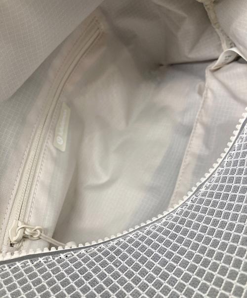 LULULEMON（ルルレモン）LULULEMON (ルルレモン) ボディバッグ グレーの古着・服飾アイテム