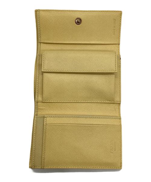 PRADA（プラダ）PRADA (プラダ) 3つ折り財布 イエローの古着・服飾アイテム