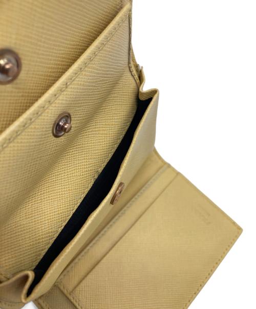 PRADA（プラダ）PRADA (プラダ) 3つ折り財布 イエローの古着・服飾アイテム