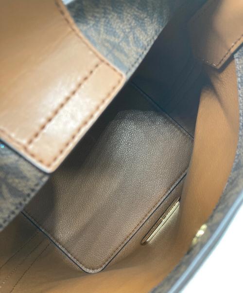 MICHAEL KORS（マイケル・コース）MICHAEL KORS (マイケル・コース) キンバリー スモールバケット ショルダーバッグ ブラウンの古着・服飾アイテム