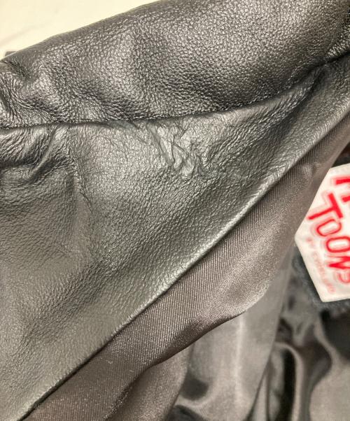 MONTANA TOONS（モンタナトゥーンズ）MONTANA TOONS (モンタナトゥーンズ) RAIDERS フリントストーン レザースタジャン ブラック サイズ:Lの古着・服飾アイテム